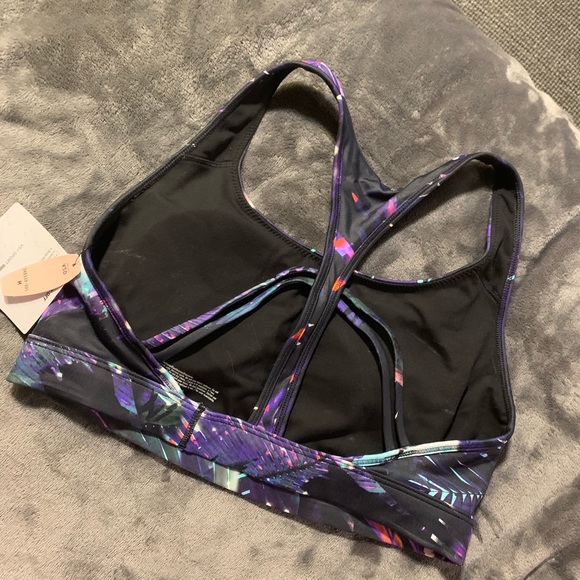 Sold ✔️🔴 🔴 🔴 - Picture 2 of 3